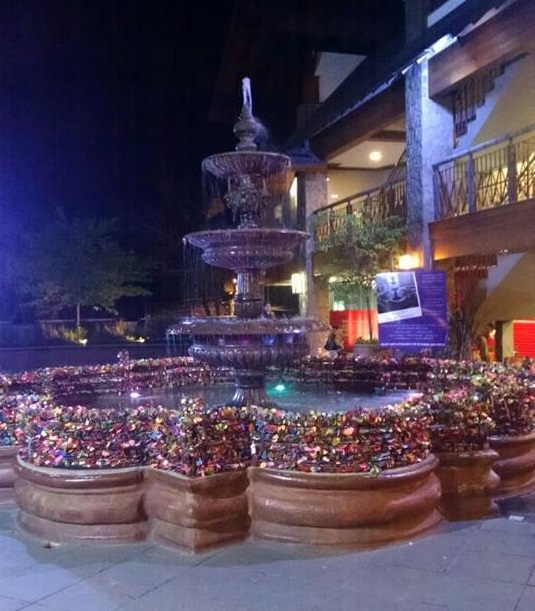 fonte-amor-eterno-gramado