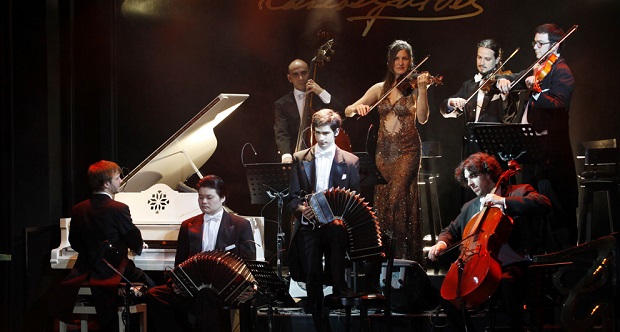 Banda - Esquina Carlos Gardel (Buenos Aires)