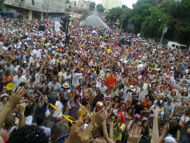 carnaval-bh-baianas-ozadas